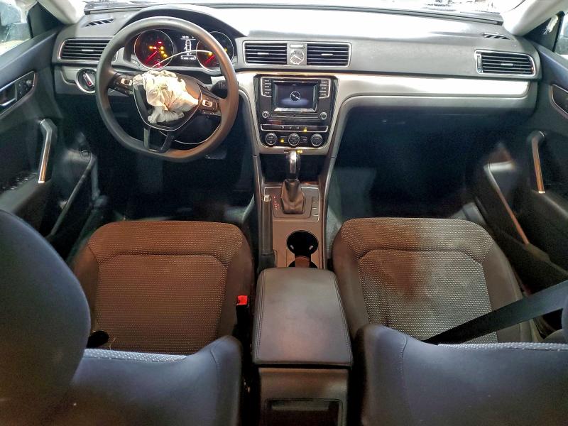 Photo 8 from auction – 2017 VOLKSWAGEN PASSAT S with VIN 1VWAT7A32HC063086