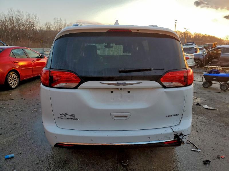 Photo 6 from auction – 2018 CHRYSLER PACIFICA L with VIN 2C4RC1GG5JR150040