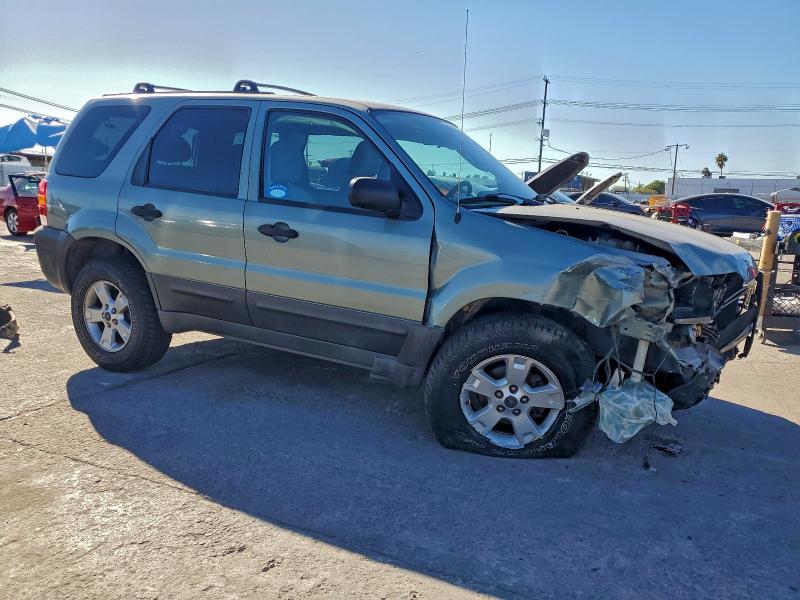 Photo 4 from auction – 2005 FORD ESCAPE XLT with VIN 1FMCU03135KA22653
