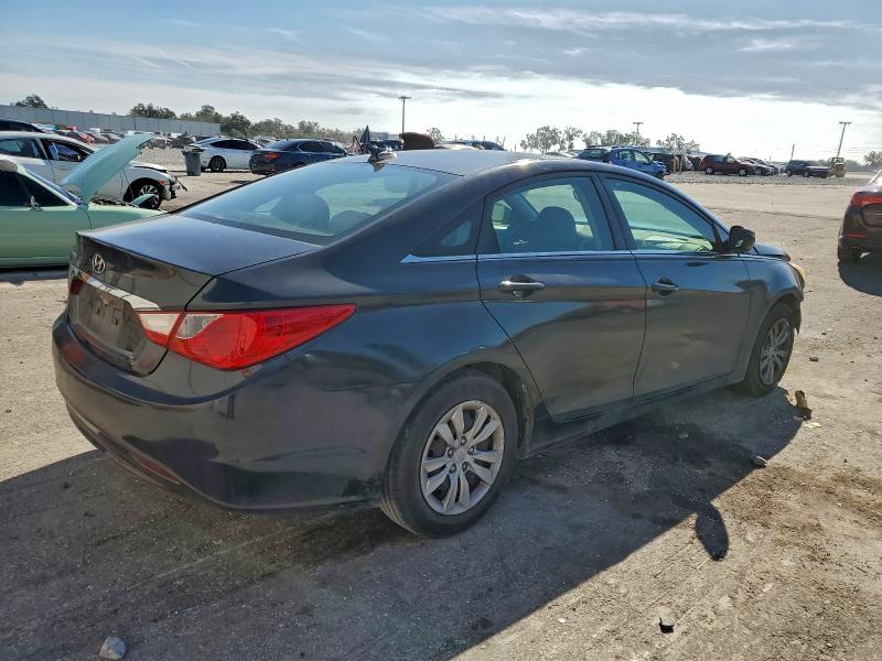 Photo 3 from auction – 2013 HYUNDAI SONATA with VIN 5NPEB4AC5DH536337