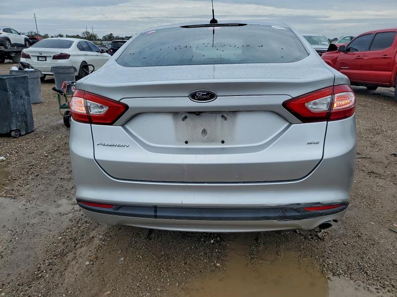 Zdjęcie 6 z aukcji – 2016 FORD FUSION SE z VIN 3FA6P0H72GR327202