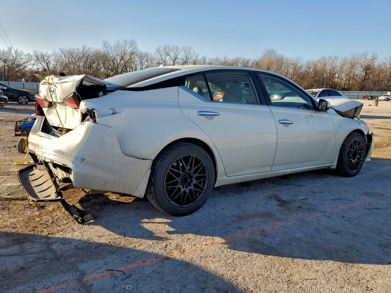 Photo 3 from auction – 2019 NISSAN ALTIMA S with VIN 1N4BL4BV5KC246386