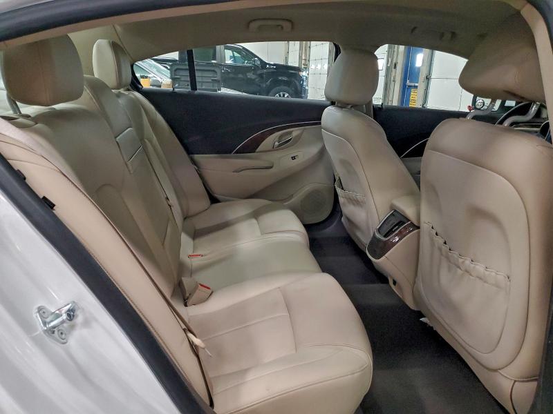 Фото 10 с аукциона – 2015 BUICK LACROSSE с VIN 1G4GB5G3XFF328680