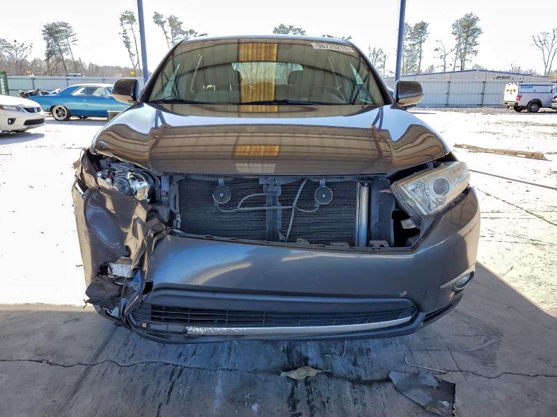 Photo 5 from auction – 2013 TOYOTA HIGHLANDER with VIN 5TDZK3EHXDS106010