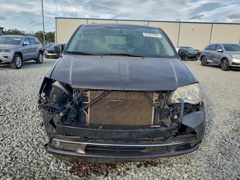 Photo 5 from auction – 2016 CHRYSLER TOWN & COU with VIN 2C4RC1BG1GR120727