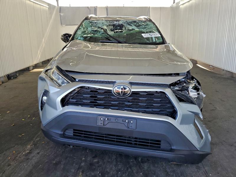 Photo 5 from auction – 2019 TOYOTA RAV4 XLE with VIN 2T3P1RFV8KC002971