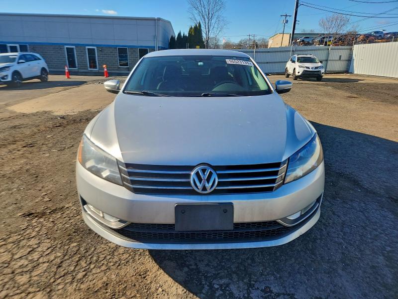 Photo 5 from auction – 2015 VOLKSWAGEN PASSAT S with VIN 1VWAT7A32FC114504