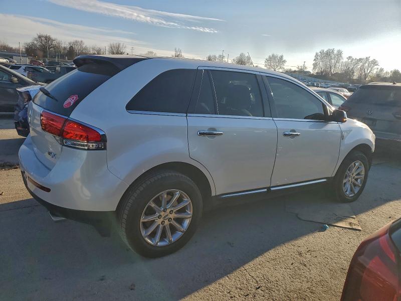 Photo 3 from auction – 2015 LINCOLN MKX with VIN 2LMDJ6JK8FBL31952