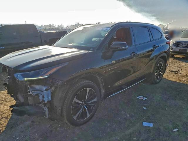 Photo 1 from auction – 2021 TOYOTA HIGHLANDER with VIN 5TDLZRBH1MS065095