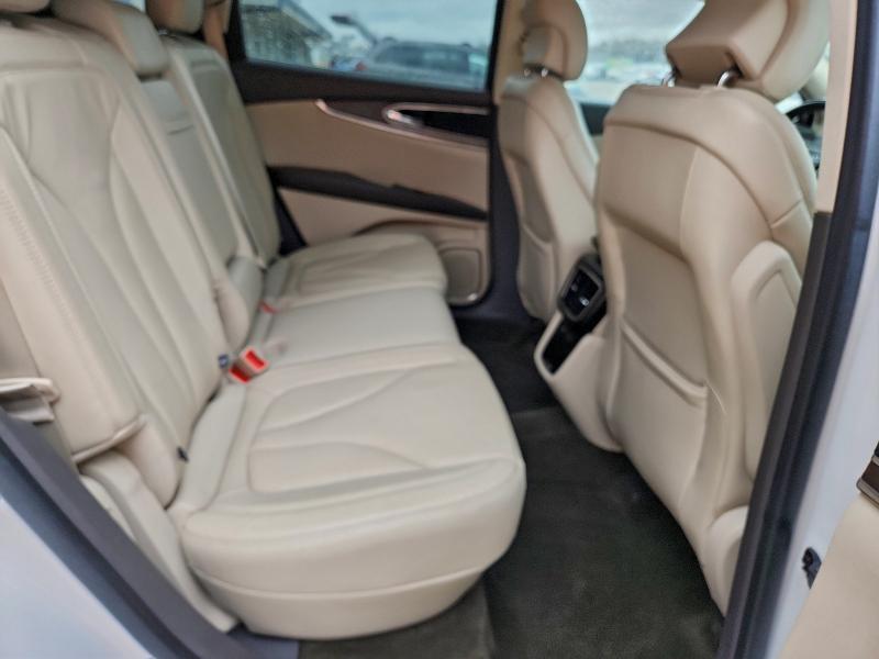 Photo 10 from auction – 2016 LCIN MKX RESERVE FWD with VIN 2LMTJ6LP8GBL74273