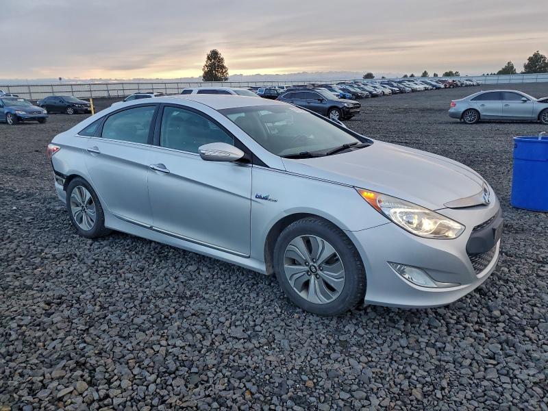 Photo 4 from auction – 2013 HYUNDAI SONATA HYB with VIN KMHEC4A41DA100030