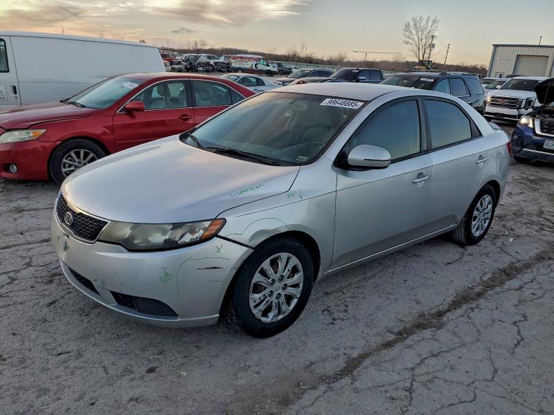 KIA FORTE EX 2013 with VIN KNAFU4A21D5727384 - Photo from auction