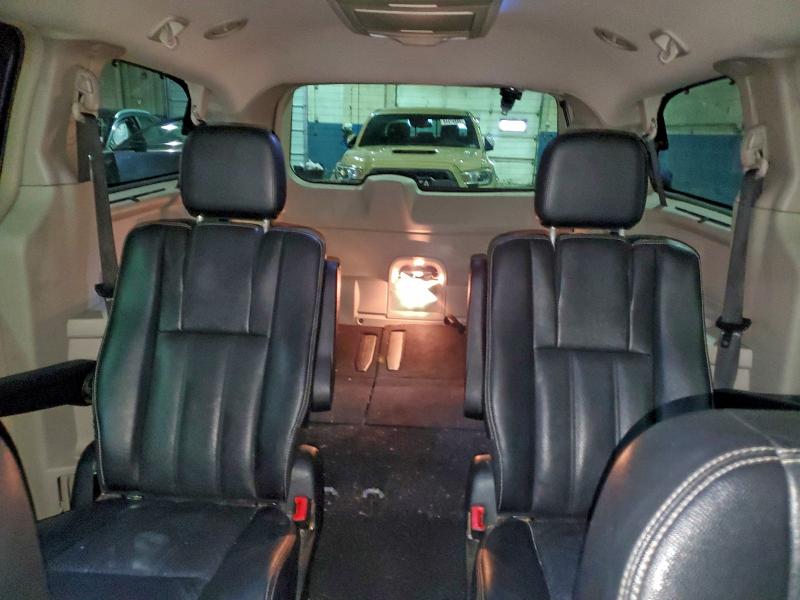 Photo 10 from auction – 2014 CHRYSLER TOWN & COU with VIN 2C4RC1CG8ER107694
