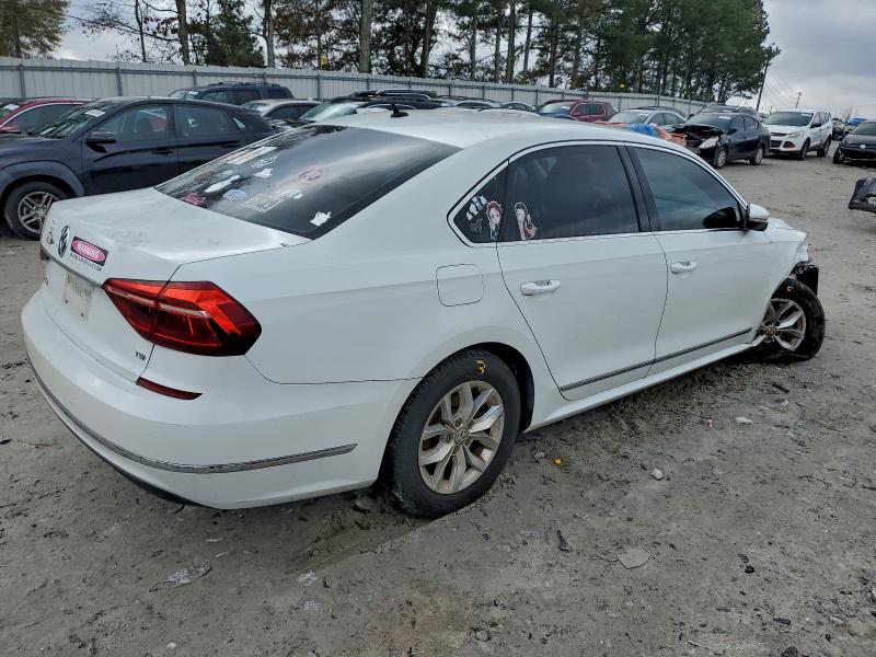 Photo 3 from auction – 2017 VOLKSWAGEN PASSAT S with VIN 1VWAT7A3XHC010782