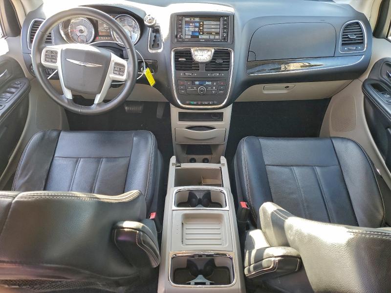 Photo 8 from auction – 2014 CHRYSLER TOWN & COU with VIN 2C4RC1BG1ER398296