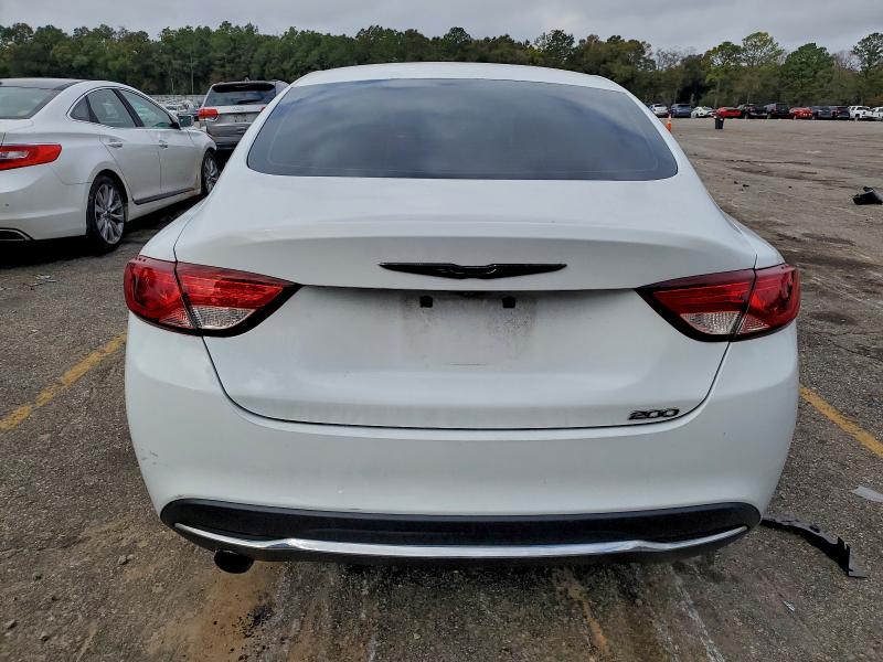 Photo 6 from auction – 2016 CHRYSLER 200 LIMITE with VIN 1C3CCCAB5GN112705