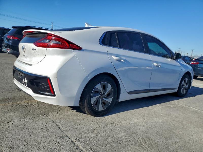 Photo 3 from auction – 2017 HYUNDAI IONIQ with VIN KMHC75LC9HU034028