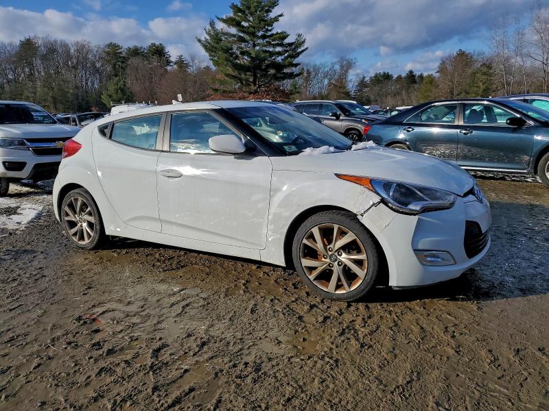 Photo 4 from auction – 2017 HYUNDAI VELOSTER with VIN KMHTC6AD0HU307208