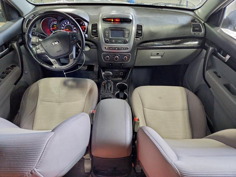 Photo 8 from auction – 2014 KIA SORENTO LX with VIN 5XYKTCA66EG506664