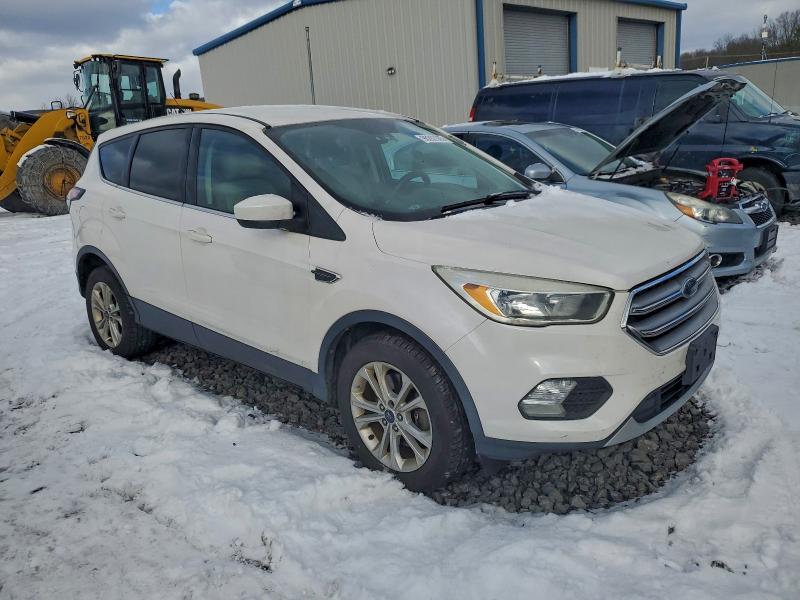 Photo 4 from auction – 2017 FORD ESCAPE with VIN 1FMCU9GDXHUD02006