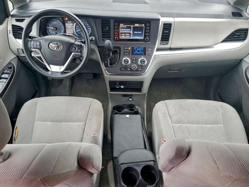 Photo 8 from auction – 2018 TOYOTA SIENNA L with VIN 5TDZZ3DCXJS924575