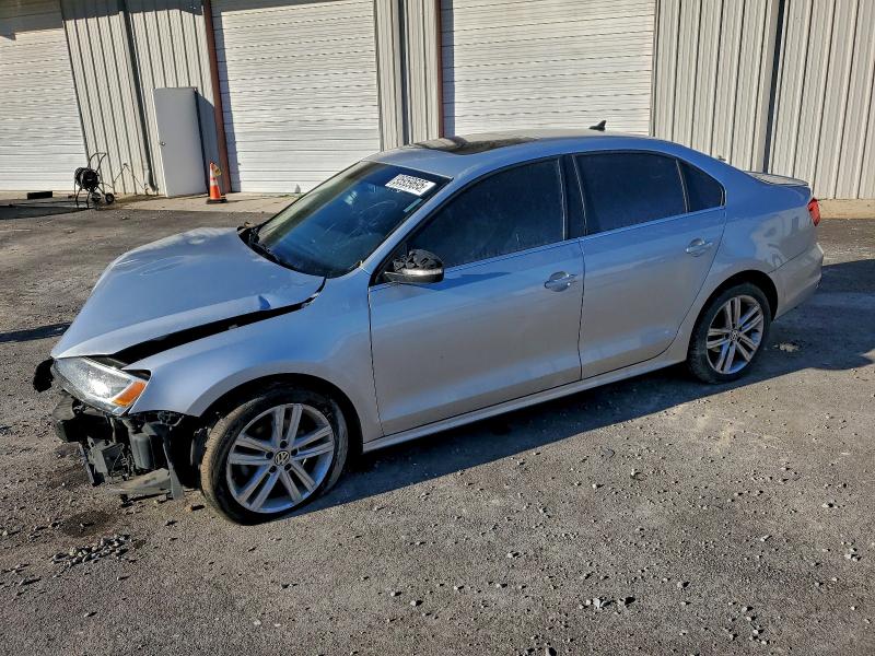 Photo 1 from auction – 2015 VOLKSWAGEN JETTA TDI with VIN 3VWLA7AJ8FM249997