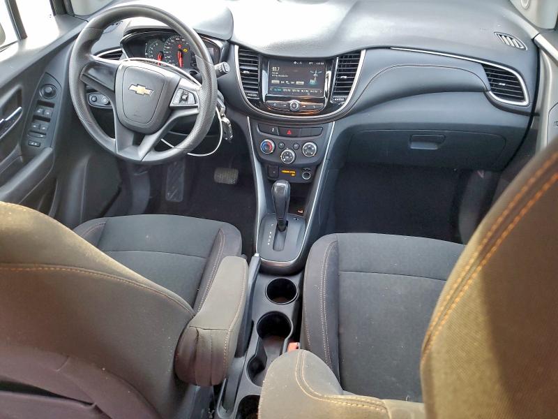 Photo 8 from auction – 2017 CHEVROLET TRAX LS with VIN 3GNCJNSB8HL282304