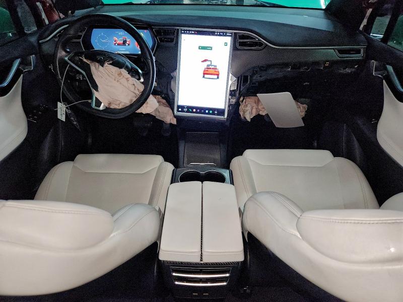 Photo 8 from auction – 2017 TESLA MODEL X with VIN 5YJXCBE27HF053805