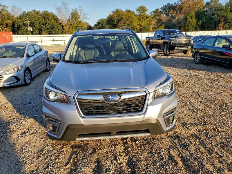 Photo 5 from auction – 2020 SUBARU FORESTER T with VIN JF2SKAXC3LH483046