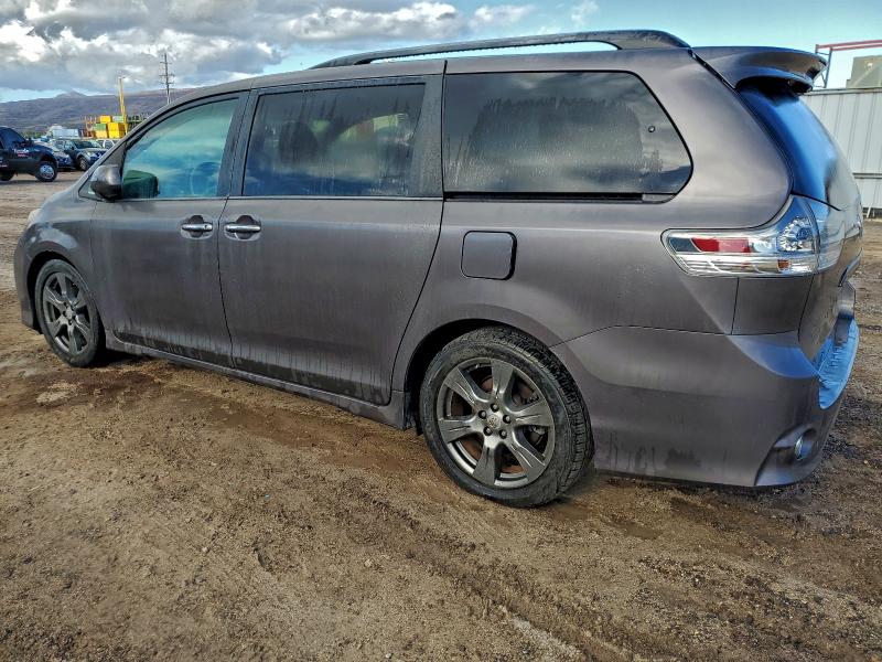 Photo 2 from auction – 2017 TOYOTA SIENNA SE with VIN 5TDXZ3DC3HS780319