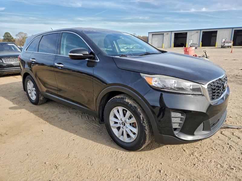 Photo 4 from auction – 2019 KIA SORENTO L with VIN 5XYPG4A37KG463552