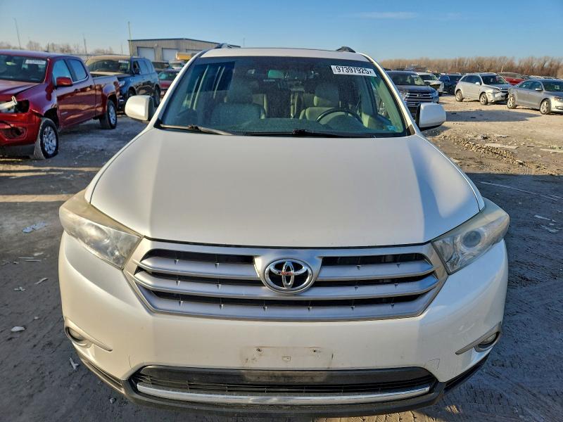 Photo 5 from auction – 2013 TOYOTA HIGHLANDER with VIN 5TDZK3EH3DS125630