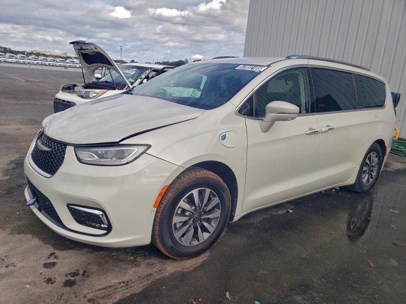 CHRYSLER PACIFICA H 2021 with VIN 2C4RC1L72MR529538 - Photo from auction