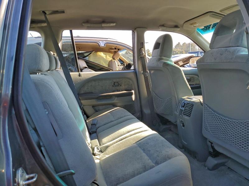 Photo 11 from auction – 2004 HONDA PILOT LX with VIN 2HKYF181X4H593962
