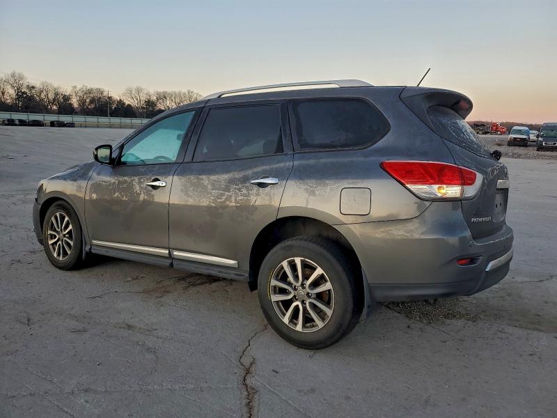 Photo 2 from auction – 2015 NISSAN PATHFINDER with VIN 5N1AR2MM3FC602087