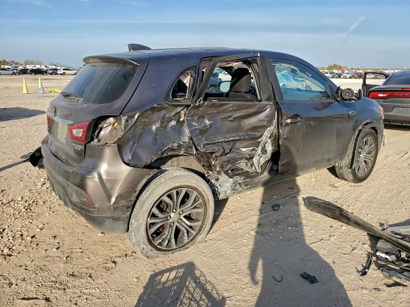 Photo 3 from auction – 2018 MITSUBISHI OUTLANDER with VIN JA4AP3AU6JZ007870