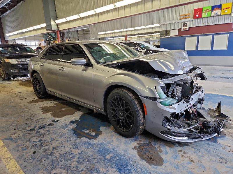 Photo 4 from auction – 2016 CHRYSLER 300 S with VIN 2C3CCAGGXGH321244