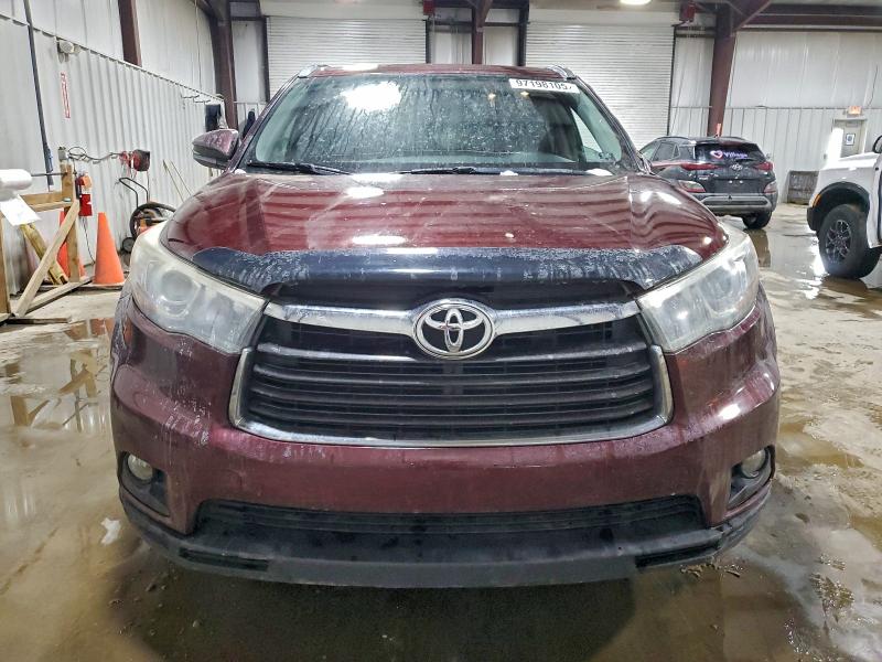 Photo 5 from auction – 2015 TOYOTA HIGHLANDER with VIN 5TDJKRFH7FS180700