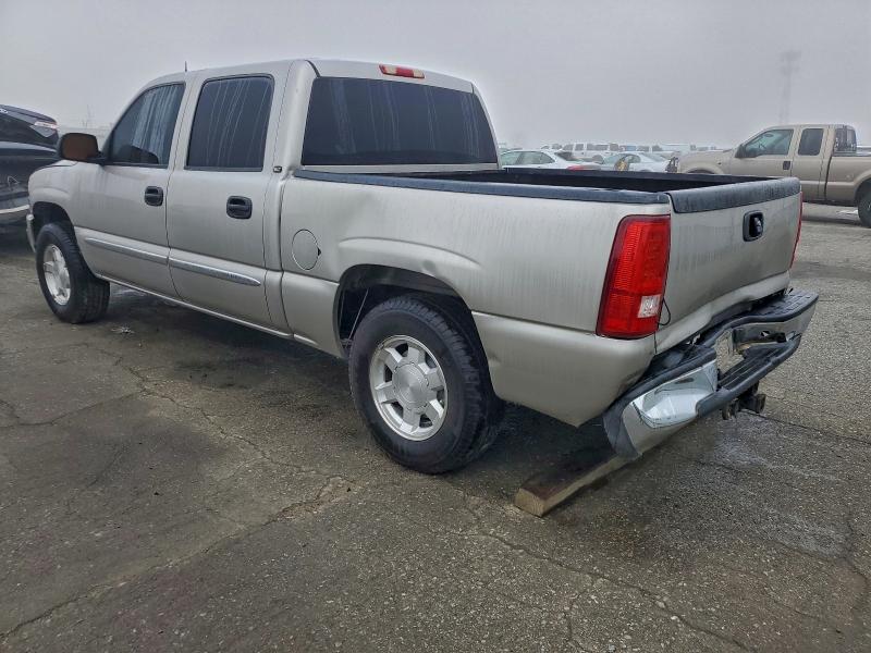 Photo 2 from auction – 2005 GMC NEW SIERRA with VIN 2GTEC13T151155810