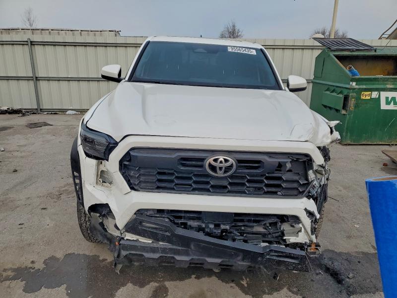 Photo 5 from auction – 2025 TOYOTA TACOMA DOU with VIN 3TMLB5JN8SM105545