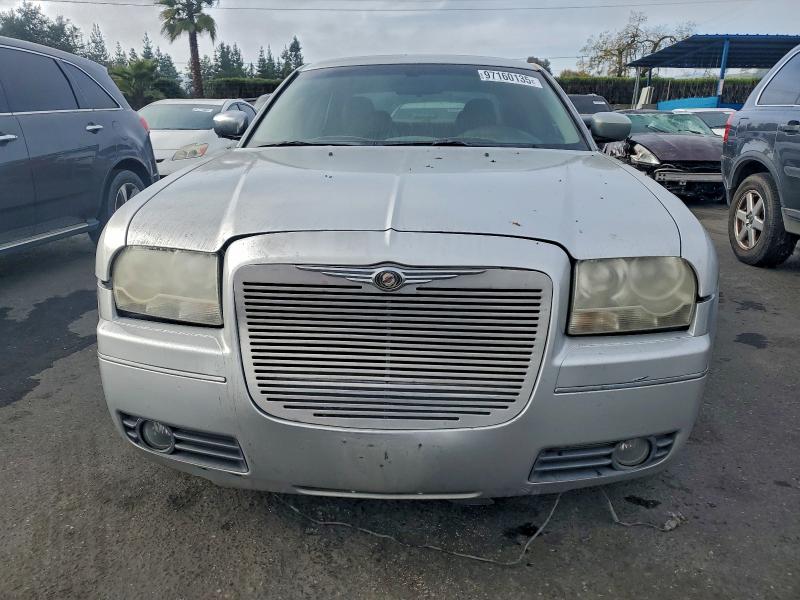 Photo 5 from auction – 2005 CHRYSLER 300 TOURIN with VIN 2C3AA53G75H142084