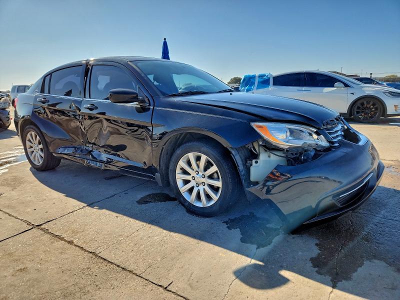 Photo 4 from auction – 2013 CHRYSLER 200 TOURIN with VIN 1C3CCBBB3DN505610