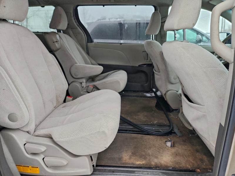 Photo 10 from auction – 2012 TOYOTA SIENNA with VIN 5TDKK3DC4CS186216