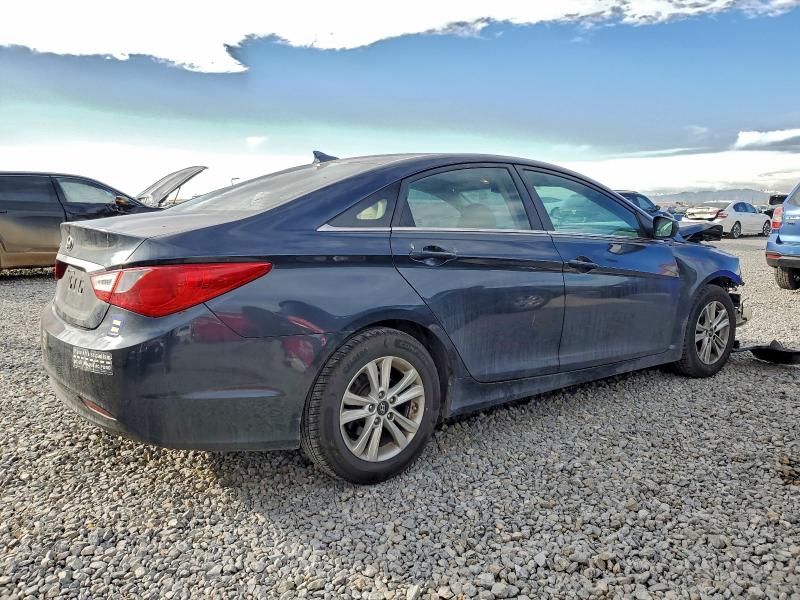 Photo 3 from auction – 2013 HYUNDAI SONATA with VIN 5NPEB4AC0DH735716