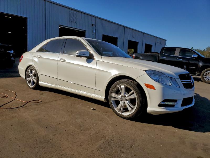 Photo 4 from auction – 2013 MERCEDES-BENZ E 350 with VIN WDDHF5KB5DA697944
