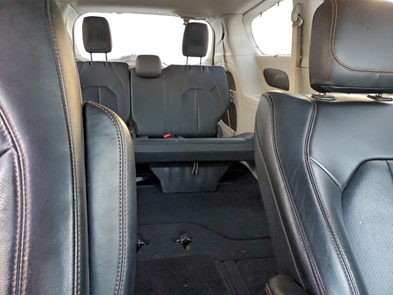 Photo 10 from auction – 2018 CHRYSLER PACIFICA T with VIN 2C4RC1BG3JR280356