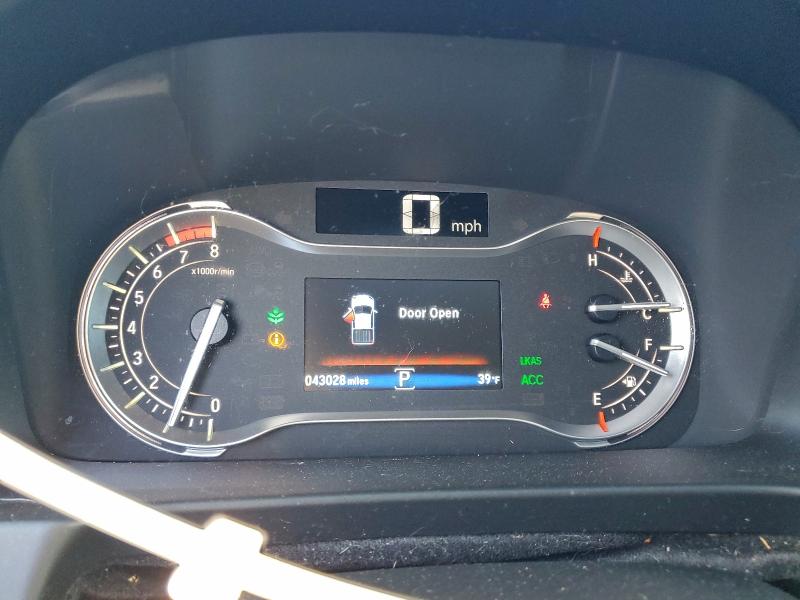 Photo 9 from auction – 2017 HONDA RIDGELINE with VIN 5FPYK3F77HB035349