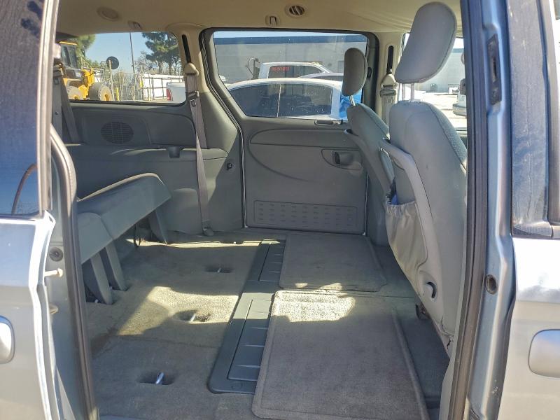 Photo 11 from auction – 2005 CHRYSLER TOWN & COU with VIN 2C4GP44R45R227733
