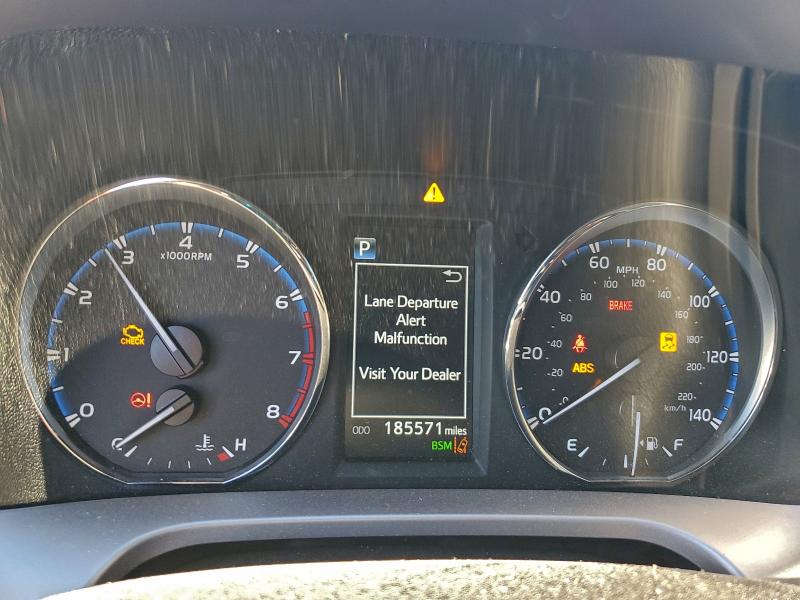 Photo 9 from auction – 2017 TOYOTA RAV4 with VIN JTMYFREV7HD102233