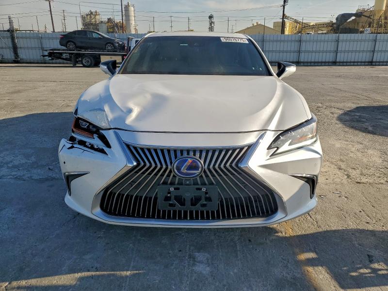Photo 5 from auction – 2021 LEXUS ES 300H LU with VIN 58AEA1C11MU007278